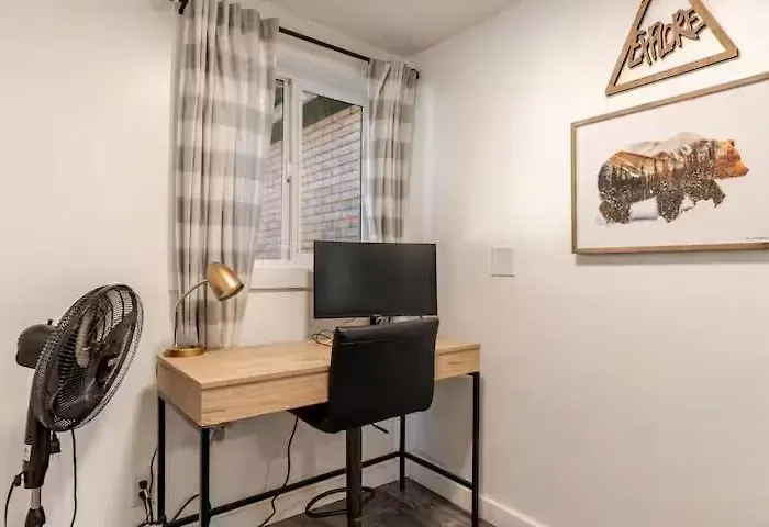 Brews, Bites, & Pines - Your Downtown Apartment