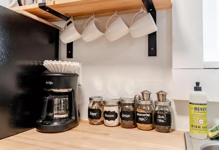 Brews, Bites, & Pines - Your Downtown Apartment Flagstaff